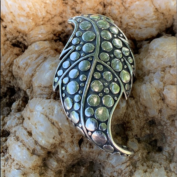 Hohn Hardy Ayu dot Sterling Leaf pendant